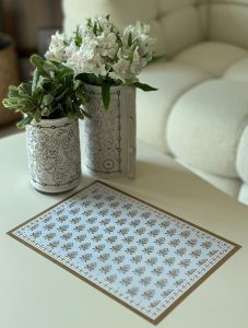 مفارش صحون ورقية (أزرق فاتح)