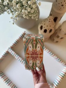 علب ورقية للتوزيعات مع قاعدة